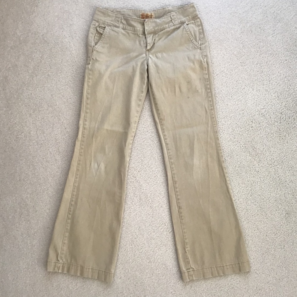 Department of Peace size 7 beige boot cut